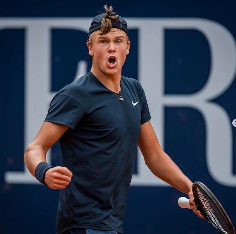 激烈竞争中 激烈竞争中