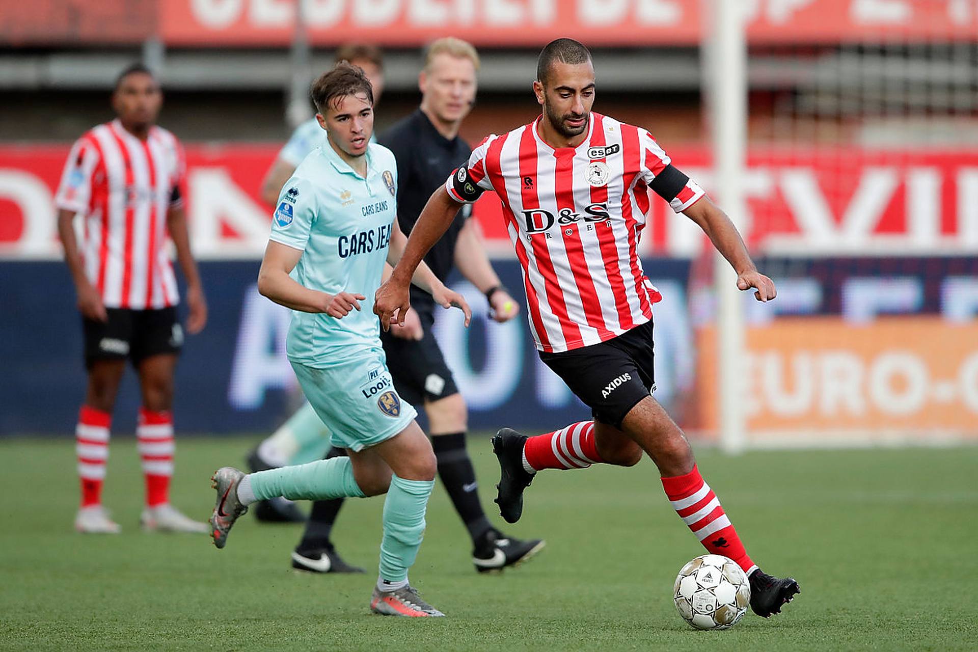 也为雄鹿贡 也为雄鹿贡