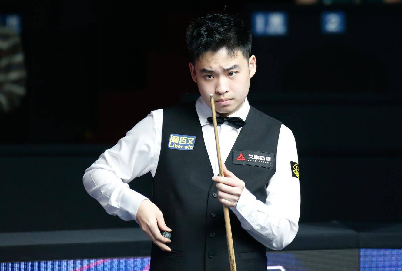 球馆中挥洒 球馆中挥洒